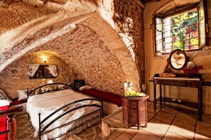 Standard Suite, 1 Double or 2 Single Beds | Premium bedding, down duvets, Select Comfort beds, minibar - Veneto Boutique Hotel (Rethymno)