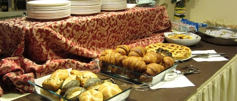 Gratis morgenmadsbuffet hver dag
