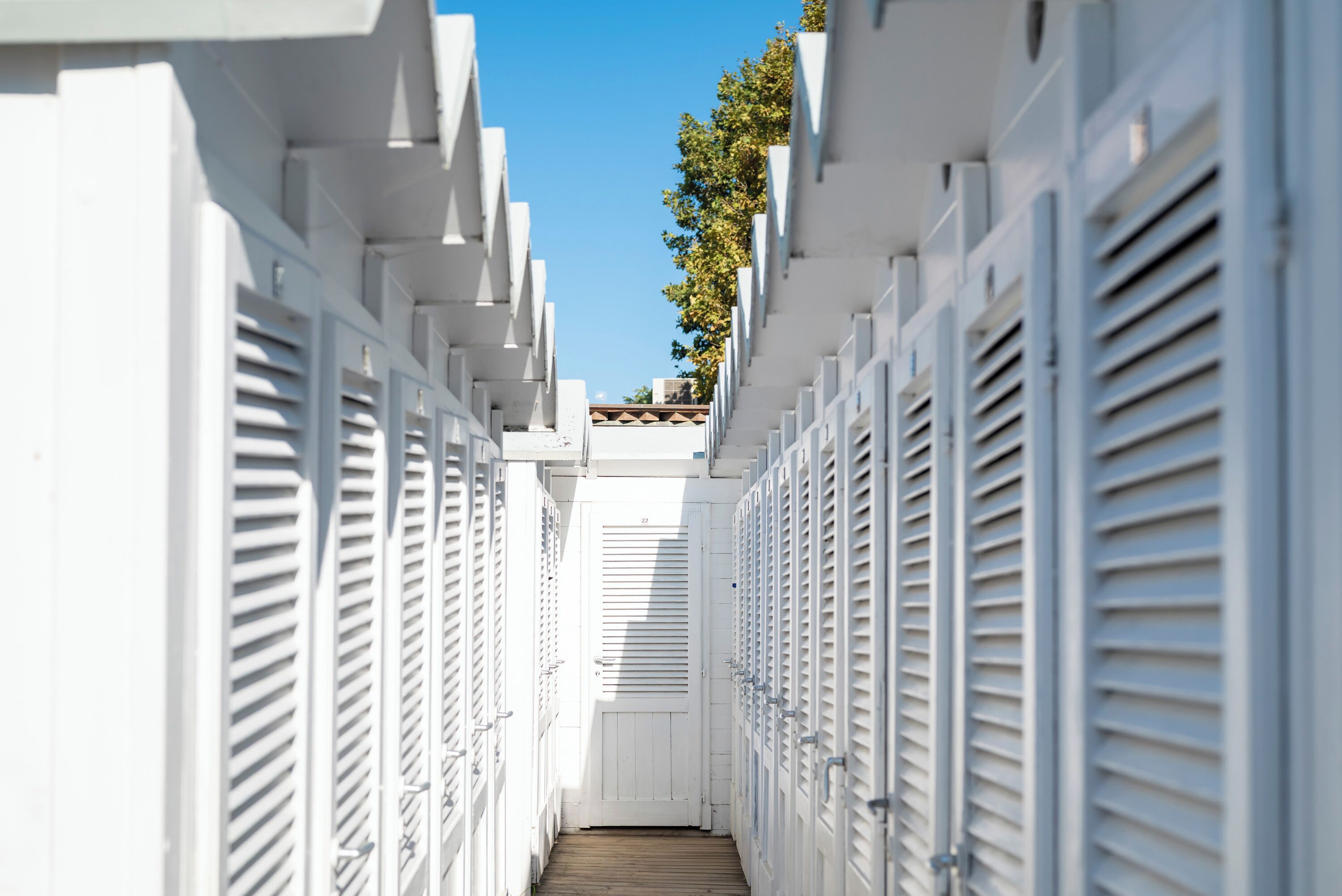 Plage privée à proximité, chaises longues, parasols, serviettes de plage