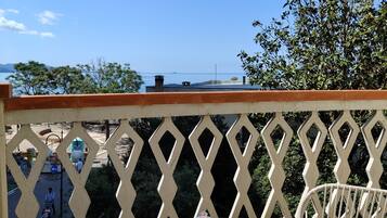 Chambre Double Confort, balcon, vue jardin | Terrasse/Patio