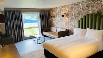 Wildes Suite | Individually decorated, individually furnished, desk, laptop workspace