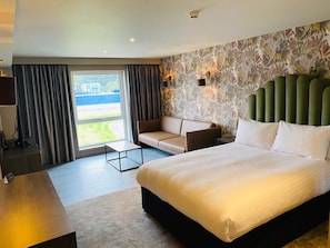 Wildes Suite | Individually decorated, individually furnished, desk, laptop workspace