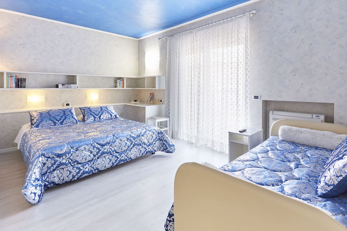 Elite Double Room | Egyptian cotton sheets, Select Comfort beds, in-room safe, soundproofing