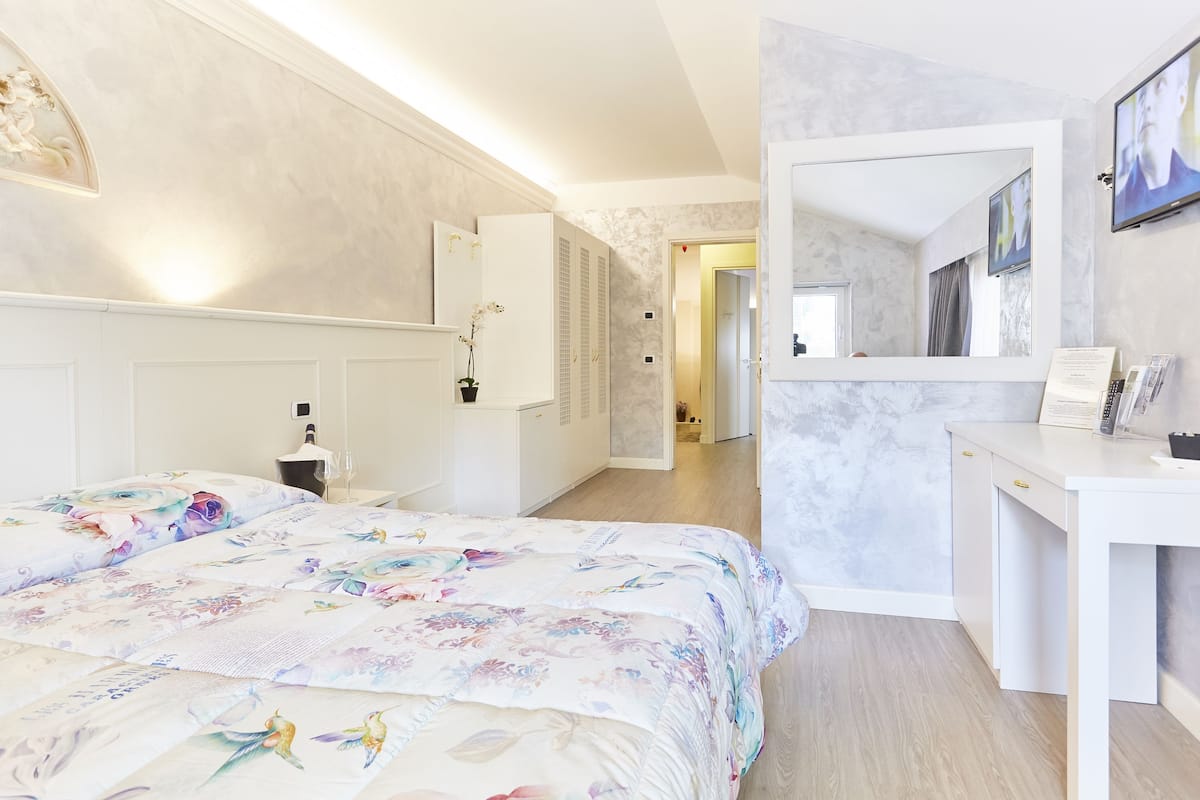 Comfort Double Room | Egyptian cotton sheets, Select Comfort beds, in-room safe, soundproofing