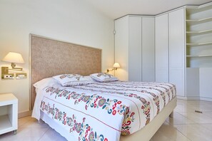 Apartamento familiar, 2 habitaciones, cocina | Sábanas de algodón egipcio, colchones Select Comfort, caja fuerte
