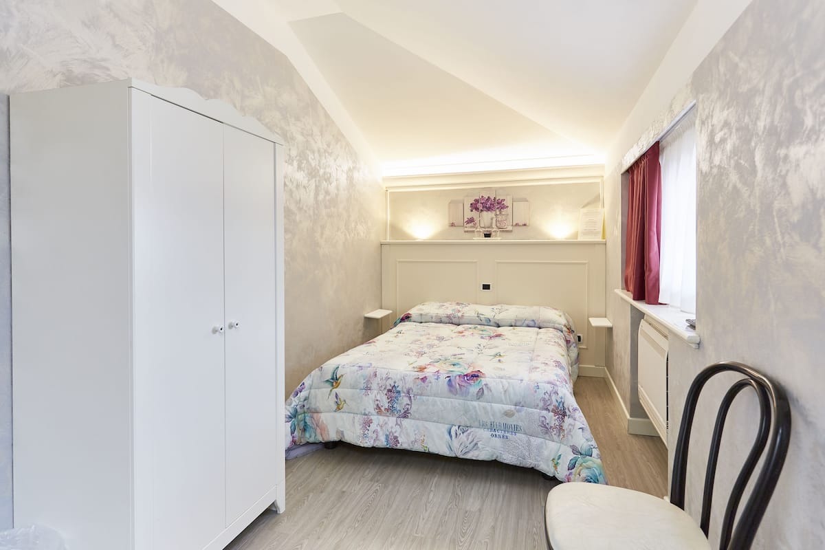 Economy Double Room | Egyptian cotton sheets, Select Comfort beds, in-room safe, soundproofing