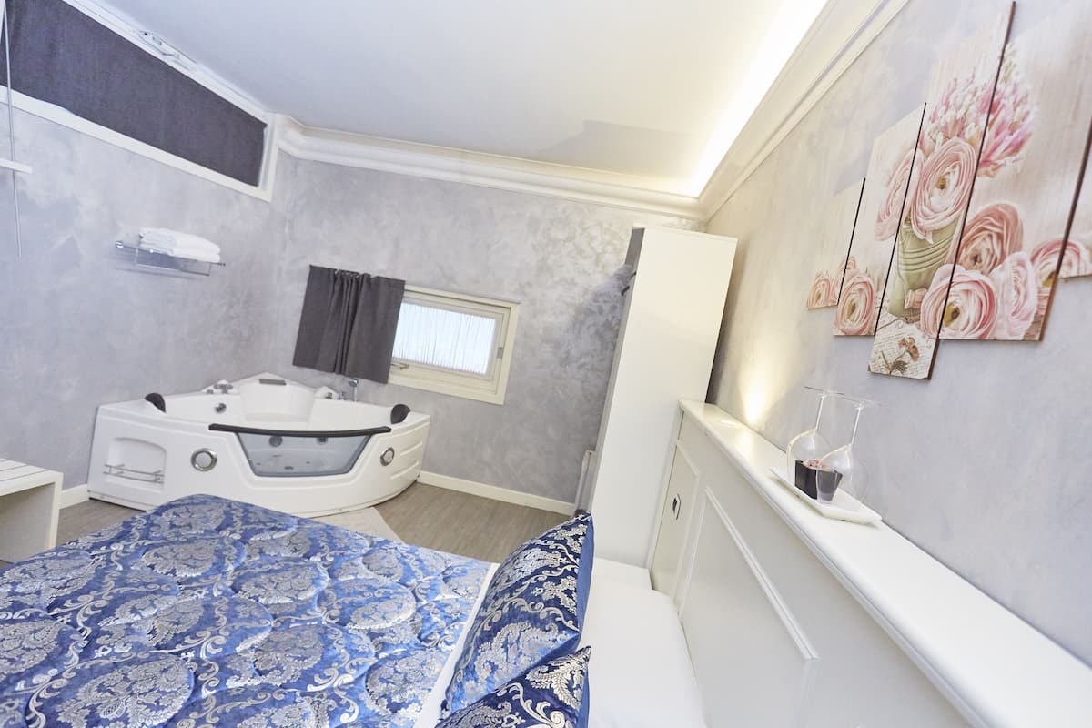 Honeymoon Double Room | Egyptian cotton sheets, Select Comfort beds, in-room safe, soundproofing