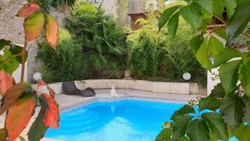 Piscina externa sazonal