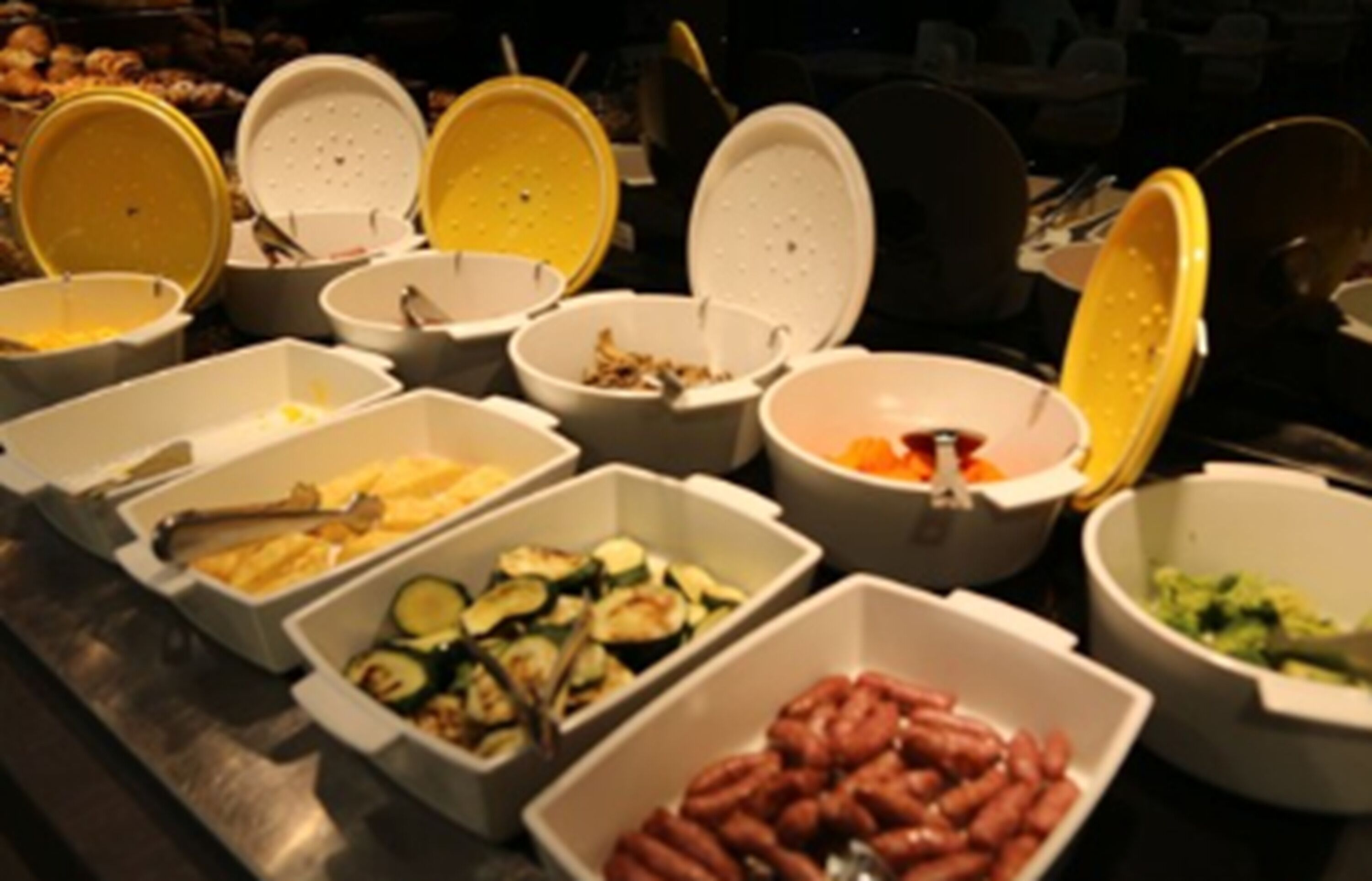 Frokostbuffé hver dag (mot et tillegg)