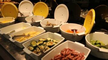 Frokostbuffé hver dag (mot et tillegg)