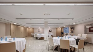 Meeting facility - Crowne Plaza Madrid Airport by IHG (Madrid)