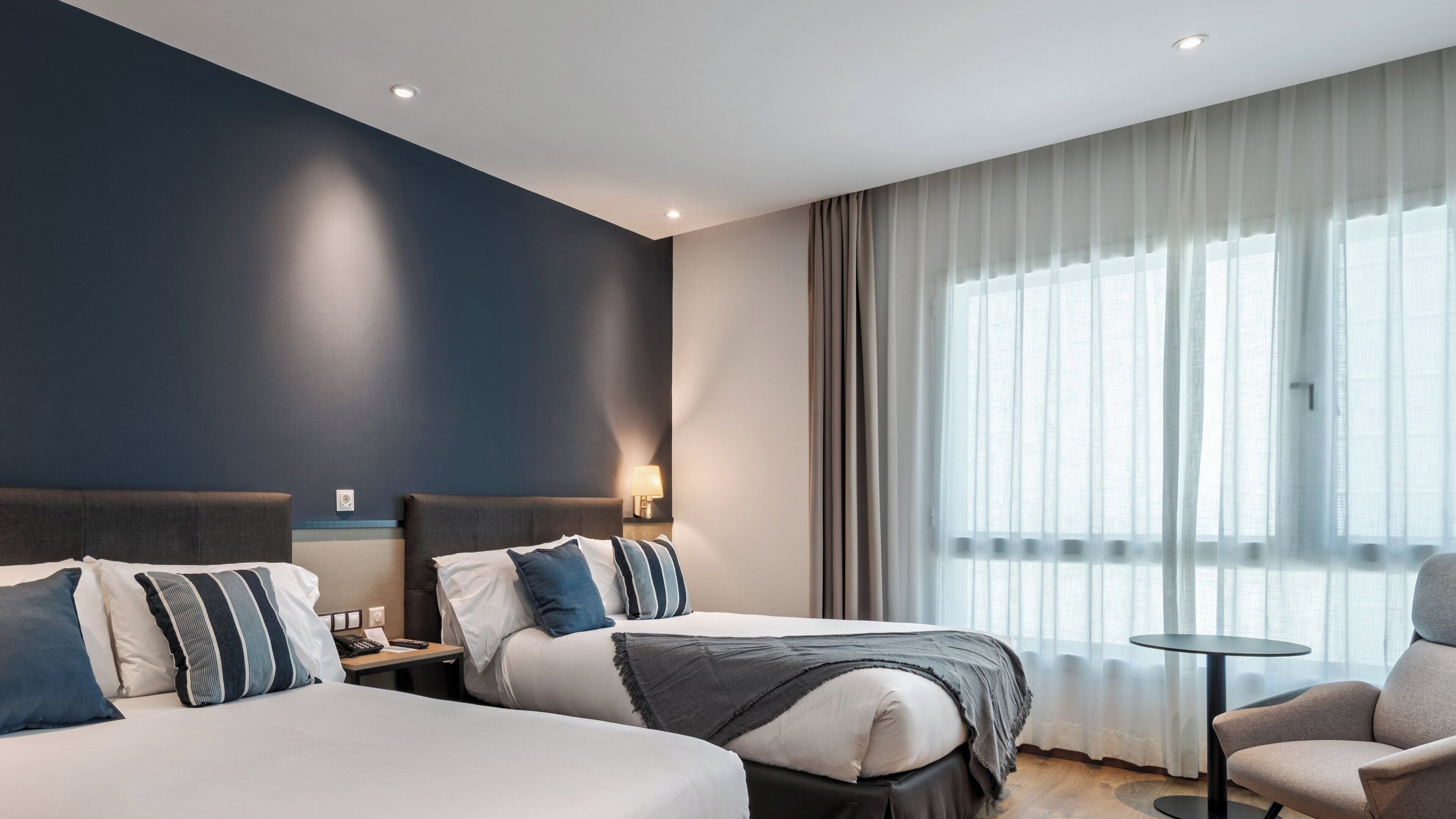 Chambre Standard, 2 lits une place | 1 chambre, literie de qualité supérieure, minibar