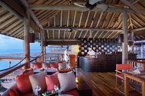 4 restaurants, breakfast, lunch, dinner served; Mediterranean cuisine  - Six Senses Laamu (Olhuveli)