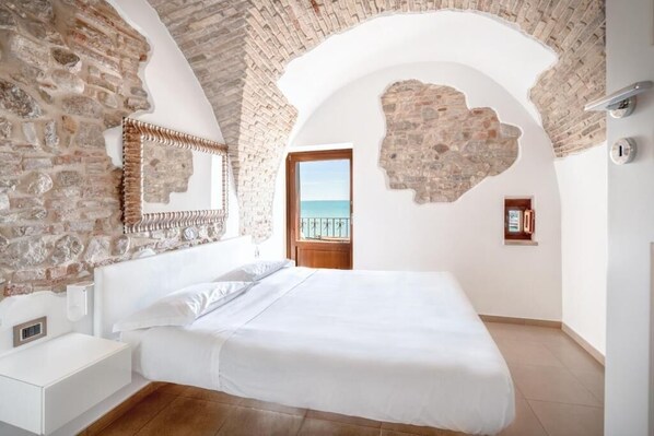 Hypo-allergenic bedding, desk, soundproofing, free WiFi - Locanda Alfieri (Termoli)