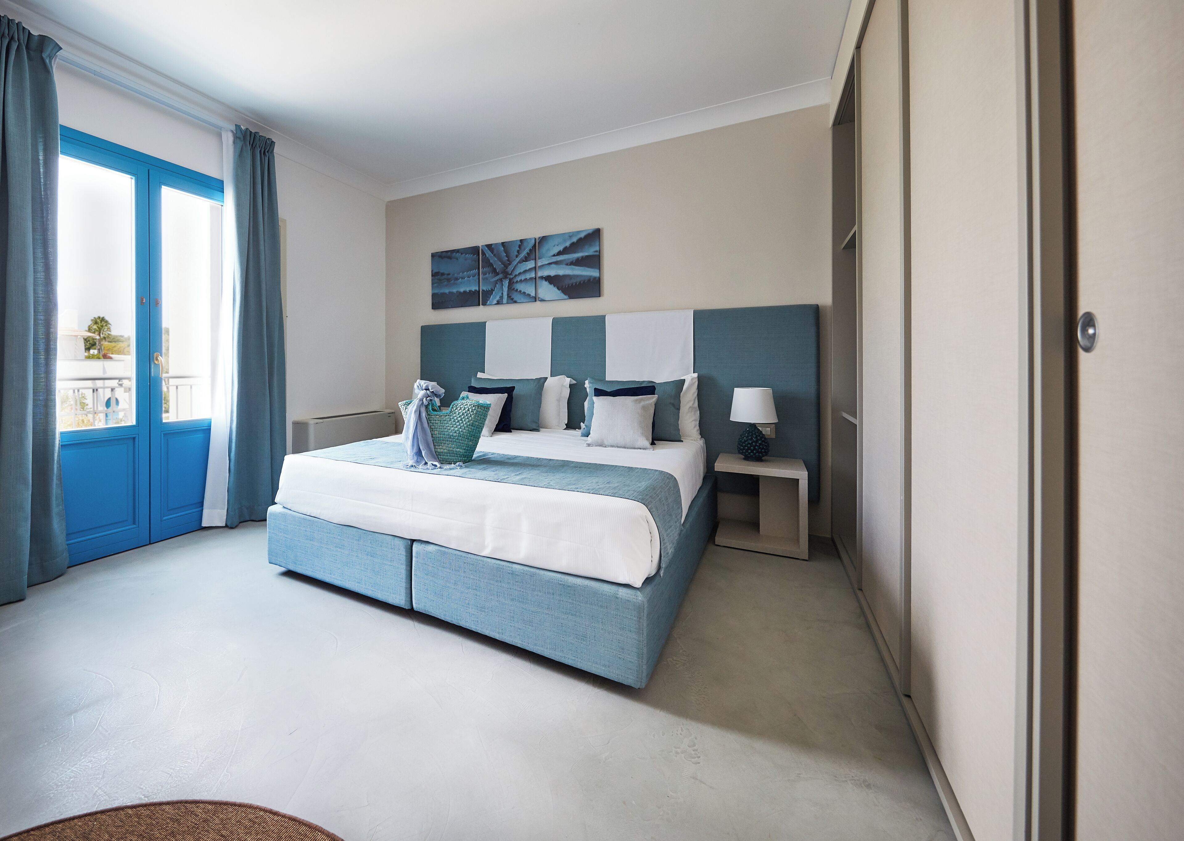 Minibar, in-room safe, free WiFi, bed sheets