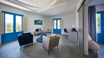 Minibar, in-room safe, free WiFi, bed sheets