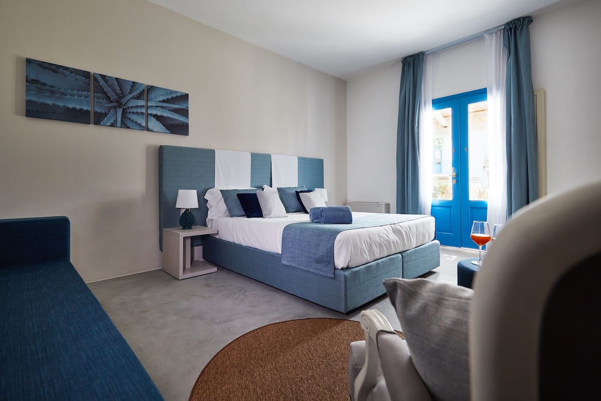 Minibar, in-room safe, free WiFi, bed sheets