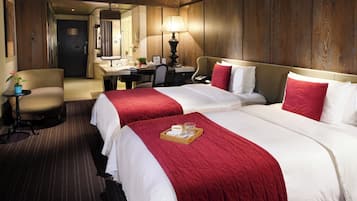 Premium bedding, minibar, in-room safe, desk