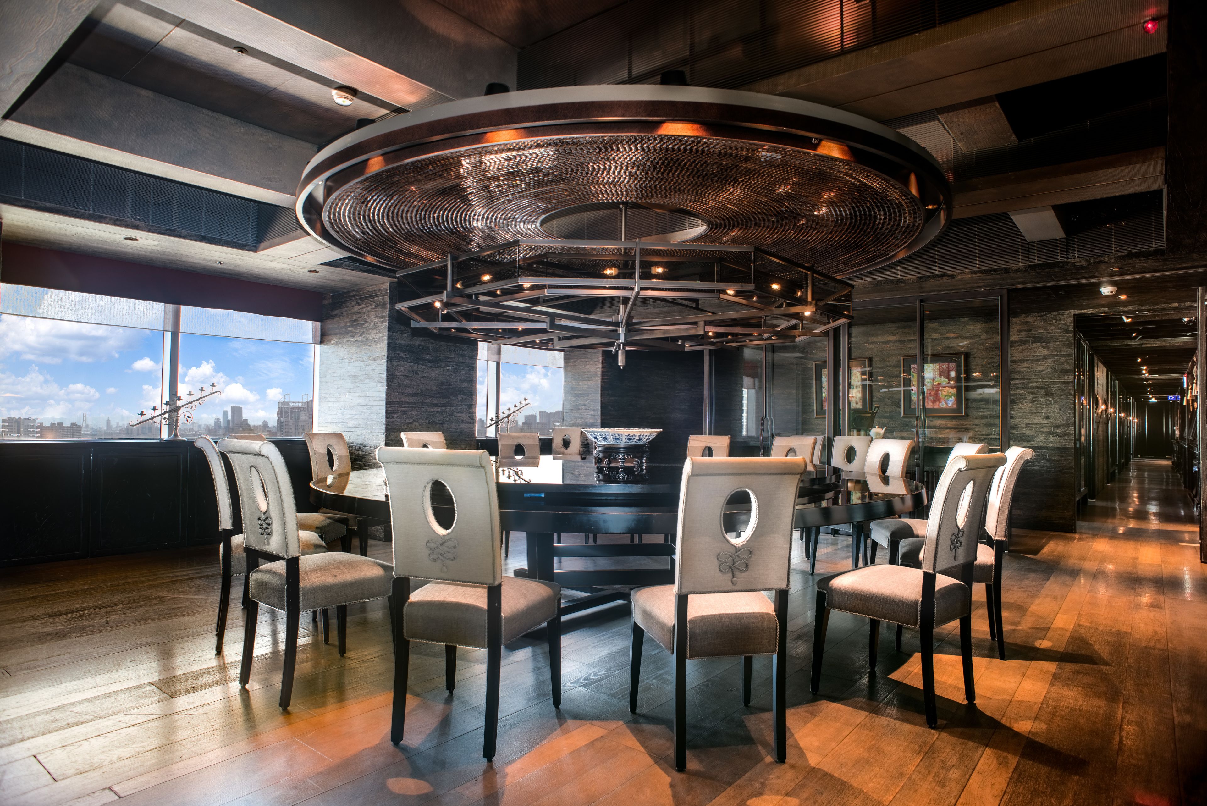 3 restaurants servant le dîner et le souper