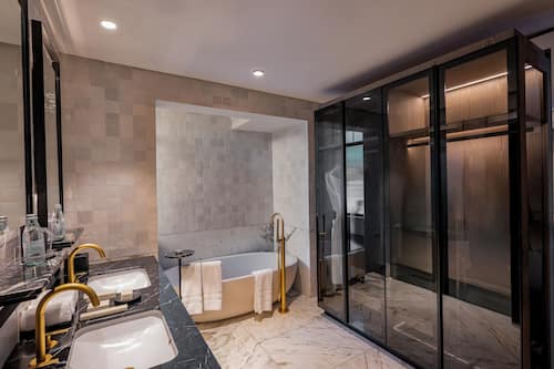 Junior Suite (with Garden) | Bathroom