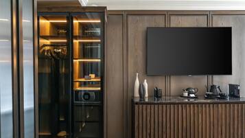 Suite (Rosebank) | 1 bedroom, Egyptian cotton sheets, premium bedding, down duvets