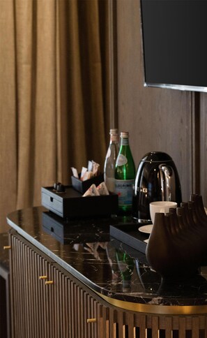 Premium bedding, down duvets, free minibar, in-room safe