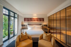 1 bedroom, Egyptian cotton sheets, premium bedding, down duvets