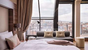 Signature Junior Suite City View | 1 bedroom, hypo-allergenic bedding, minibar, in-room safe