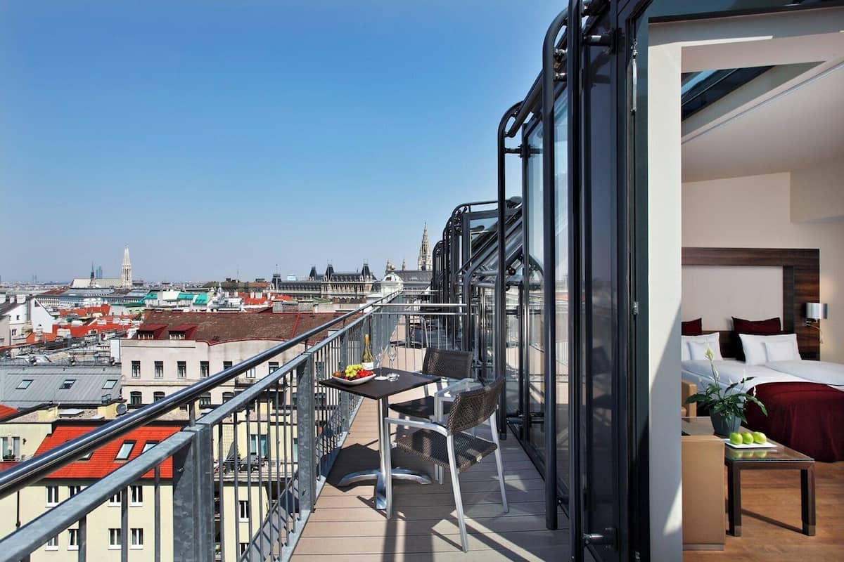 Habitación Prestigio, 1 cama matrimonial, vista a la ciudad | Balcón