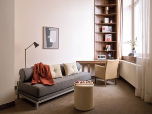 Ropa de cama hipoalergénica y minibar 