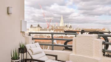 Signature Room, 1 Double Bed, City View | Balcony