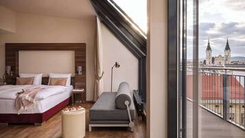 Signature Junior Suite City View | Balcony