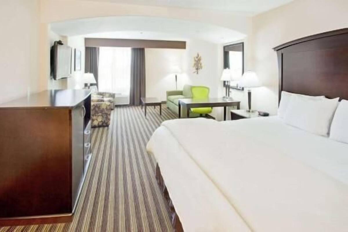 Premium bedding, down comforters, pillowtop beds, desk