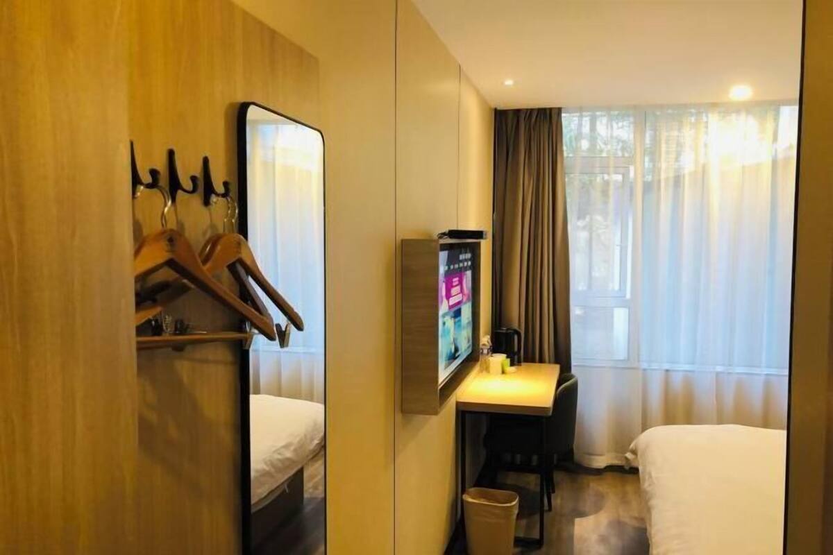 In-room safe, blackout curtains, free WiFi