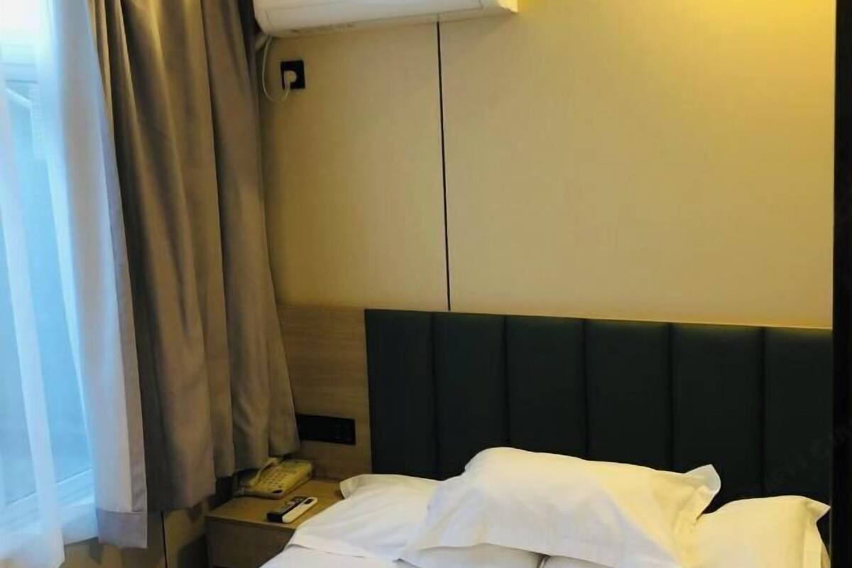 In-room safe, blackout curtains, free WiFi