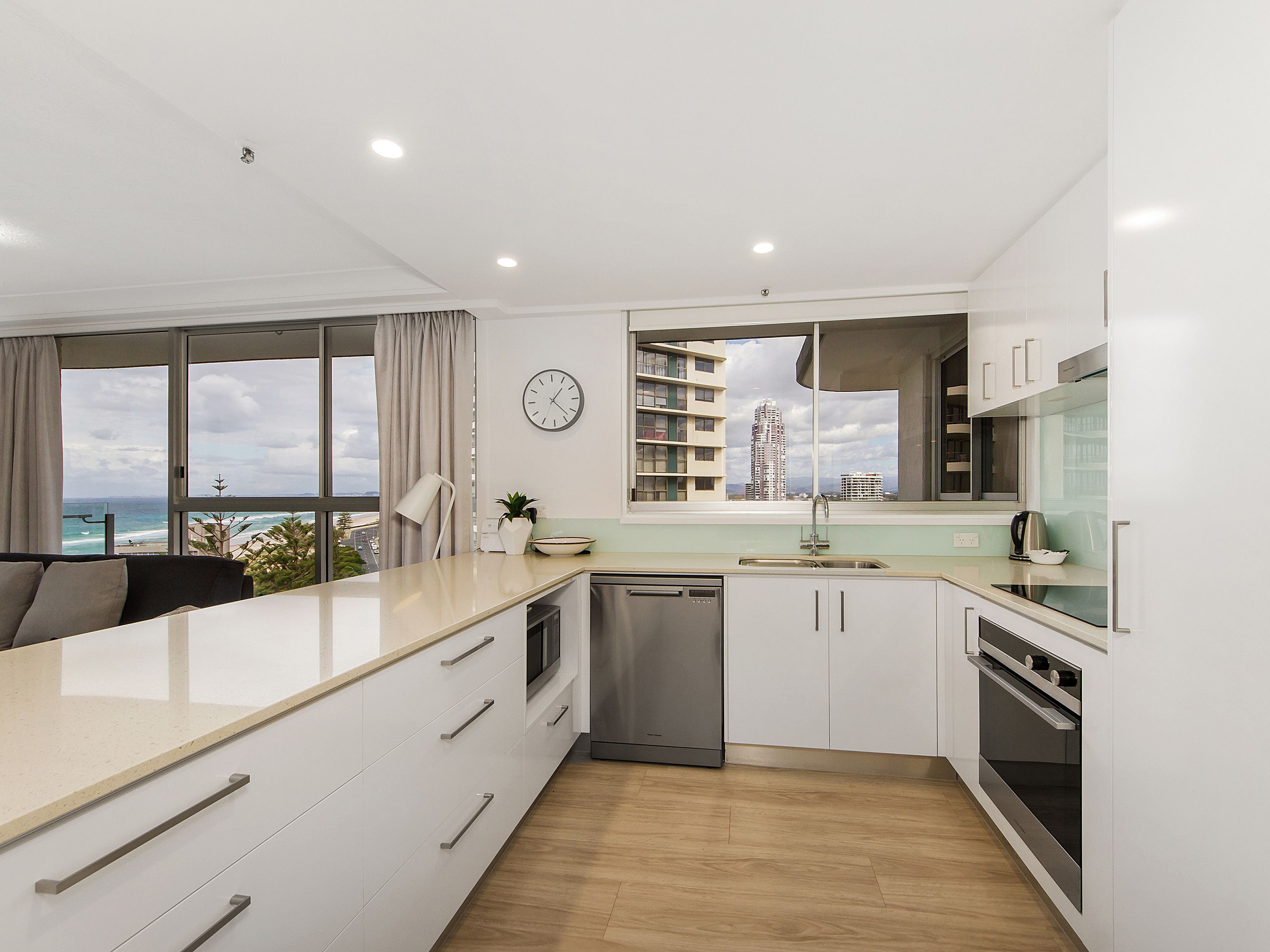 2 Bdrm Superior Beachfront Apt | Private kitchen