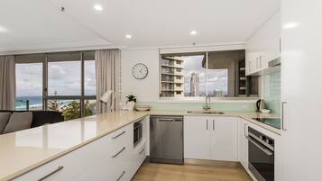 2 Bdrm Superior Beachfront Apt | Private kitchen