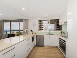 2 Bdrm Superior Beachfront Apt | Private kitchen | Full-size fridge, microwave, oven, stovetop - Sunbird Beach Resort (Main Beach)