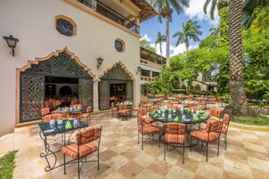 Free daily cooked-to-order breakfast