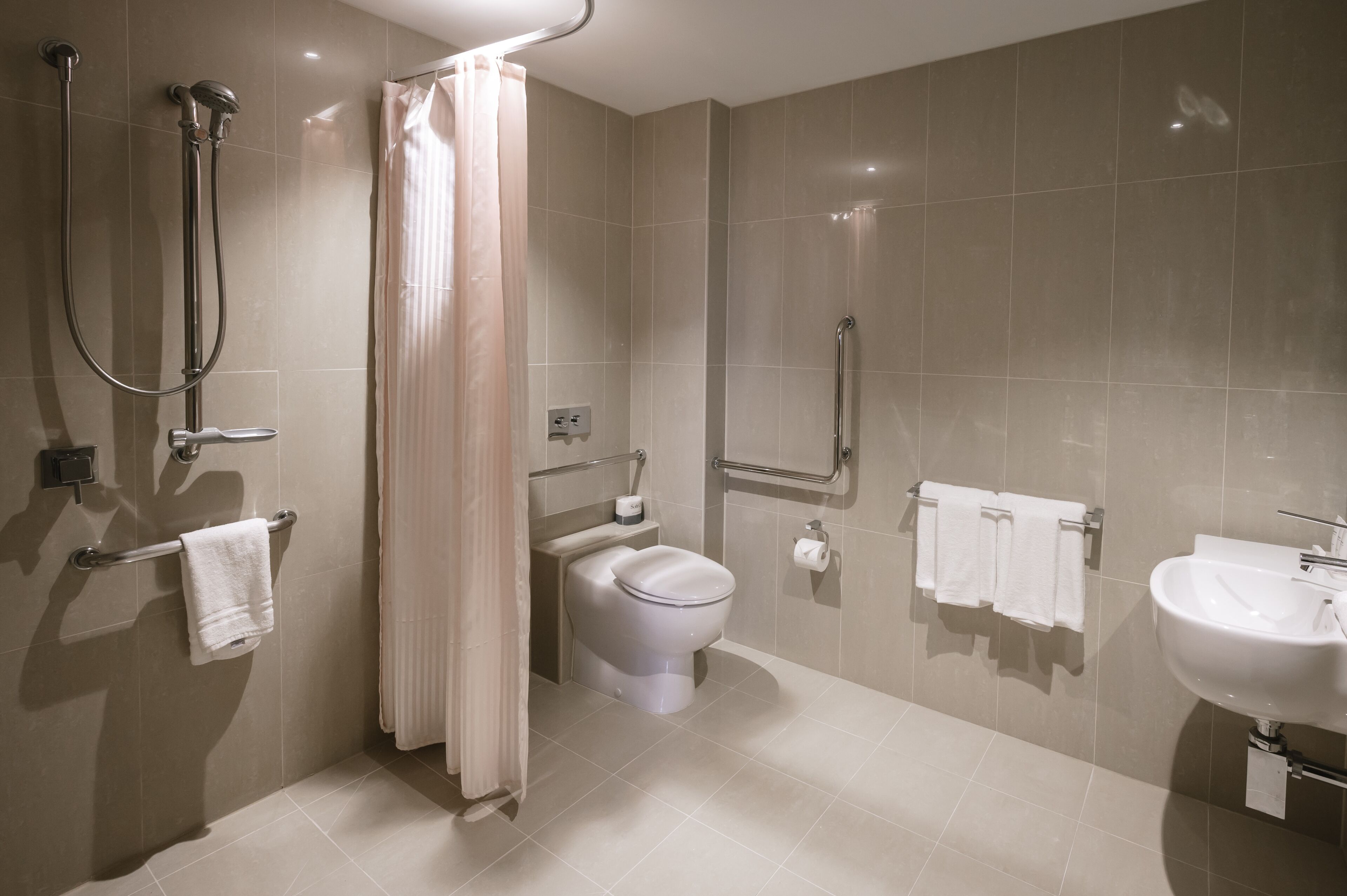studio accessible balcony | bathroom | shower, free toiletries, hair dryer, towels