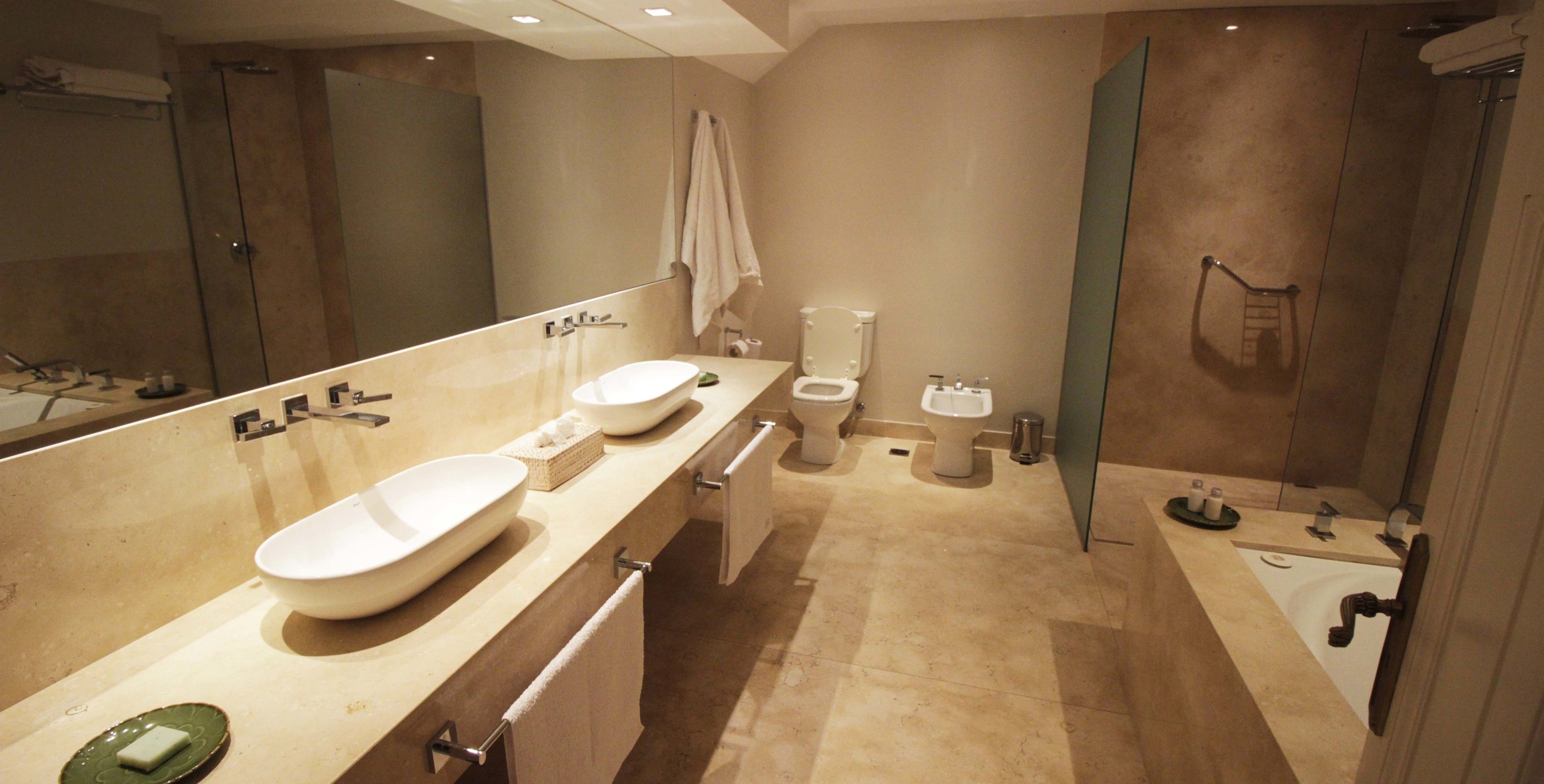 suite (master) | bathroom | free toiletries, bathrobes, bidet, towels