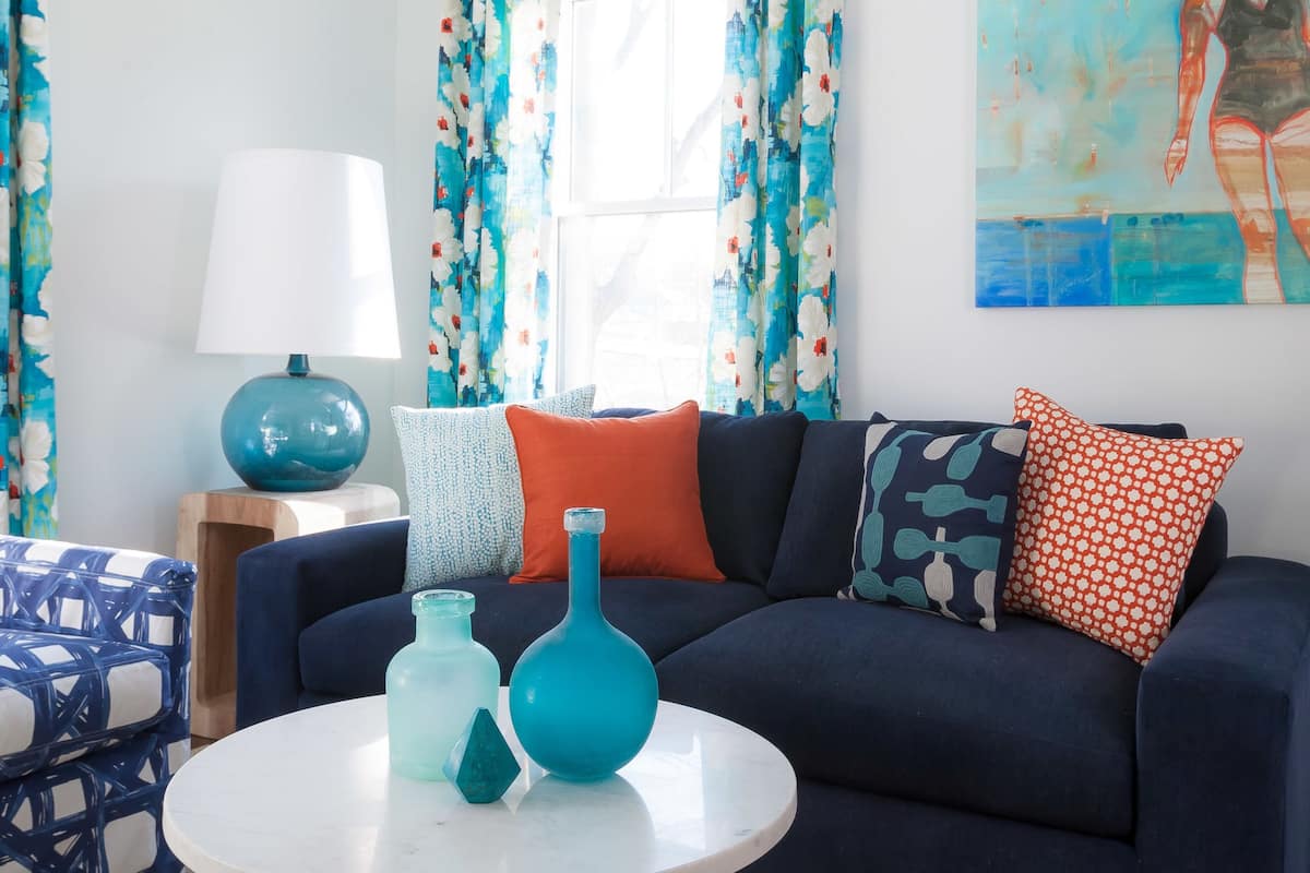 Queen Suite | Premium bedding, desk, iron/ironing board, free WiFi