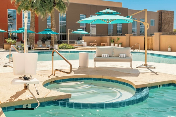 2 outdoor pools, open 7:00 AM to 10:00 PM, sun loungers
