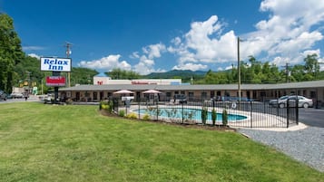 AuĂenpool (je nach Saison geöffnet)