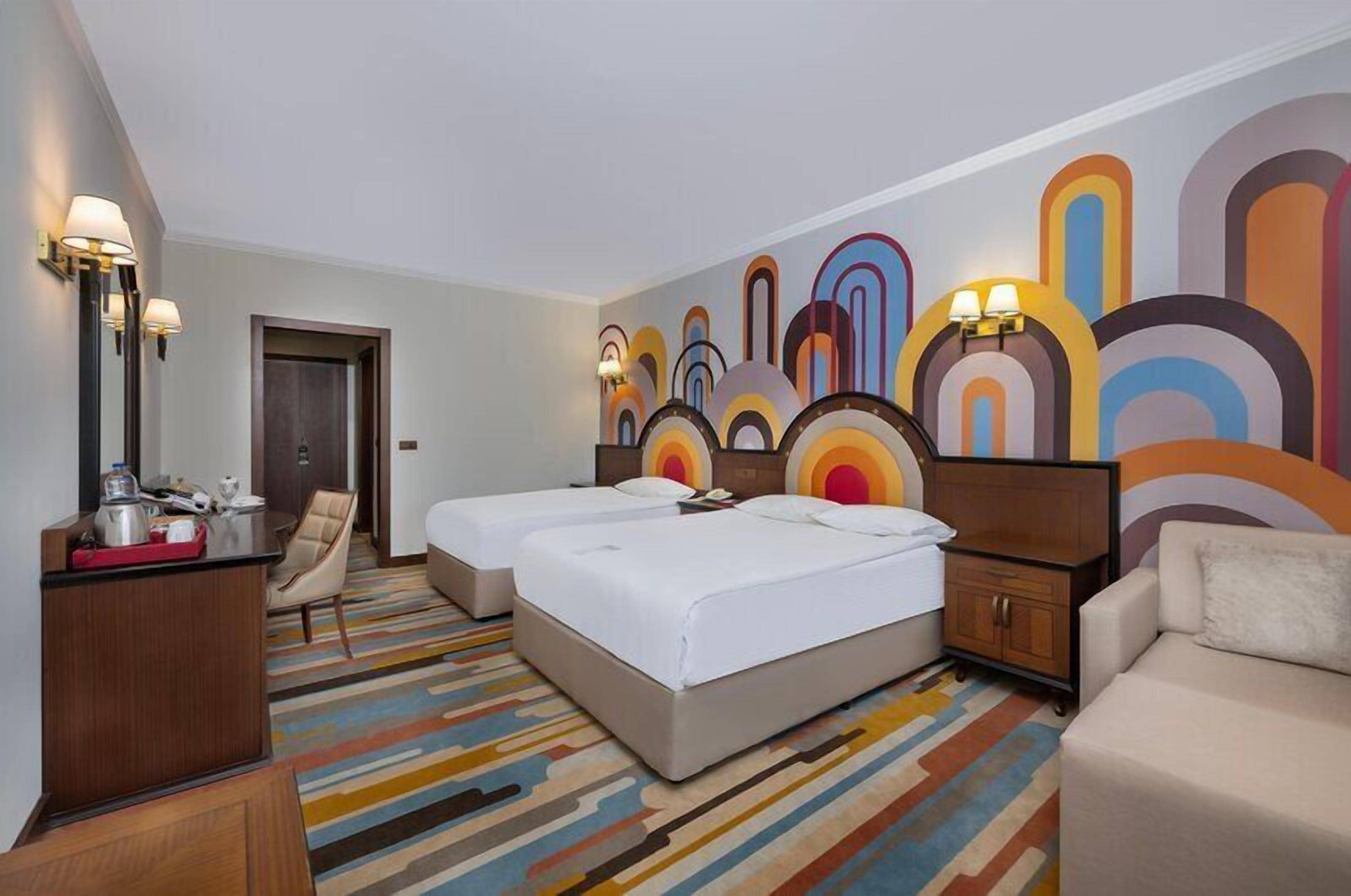 Corner Room | Premium bedding, minibar (free items), in-room safe, desk