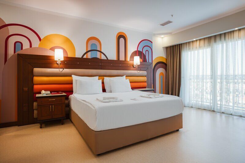 Junior Suite | Premium bedding, minibar (free items), in-room safe, desk