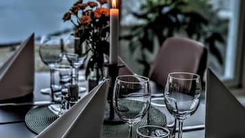 Breakfast, lunch, dinner served; Scandinavian cuisine