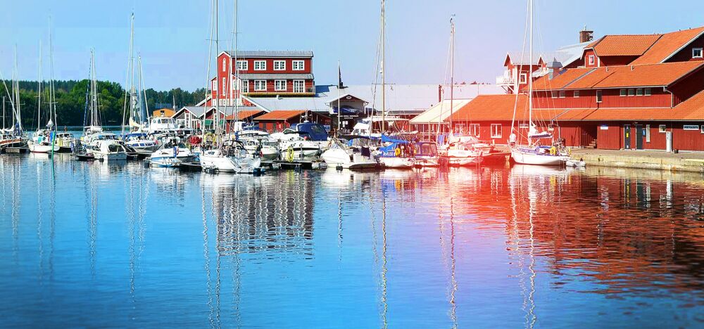 Breakfast, lunch, dinner served; Scandinavian cuisine 