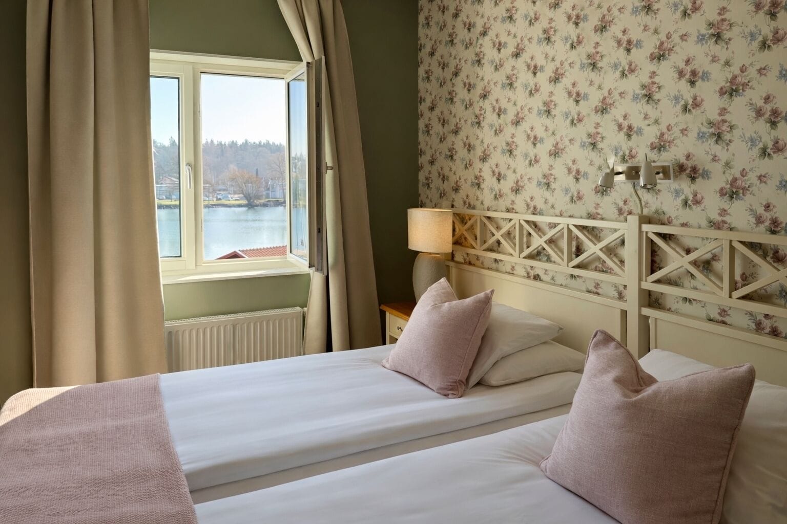 Superior Room | In-room safe, desk, blackout drapes, iron/ironing board