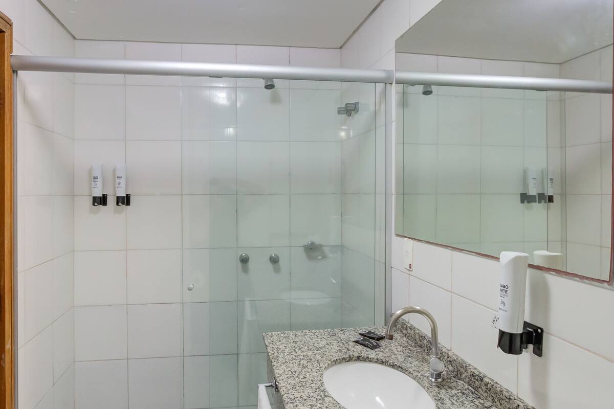 family apartment | bathroom | shower, free toiletries, towels